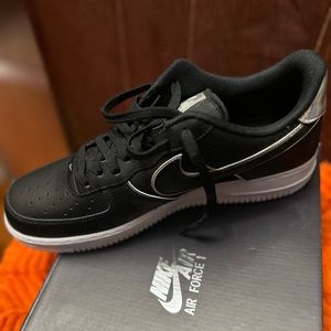 Nike Air Force 1 ‘07 LV8 4.